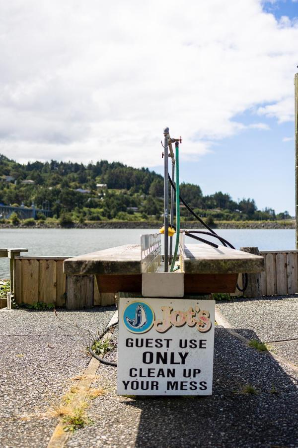 Jot'S Resort Gold Beach Exterior photo