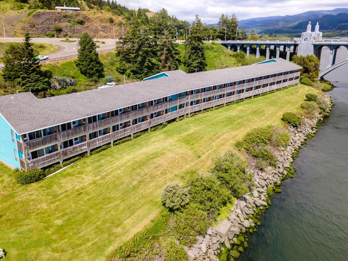 Jot'S Resort Gold Beach Exterior photo
